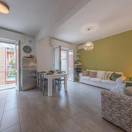 Annie House Chic E Accogliente Апартаменты Сестри-Леванте