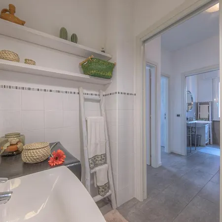 Annie House Chic E Accogliente Апартаменты Сестри-Леванте